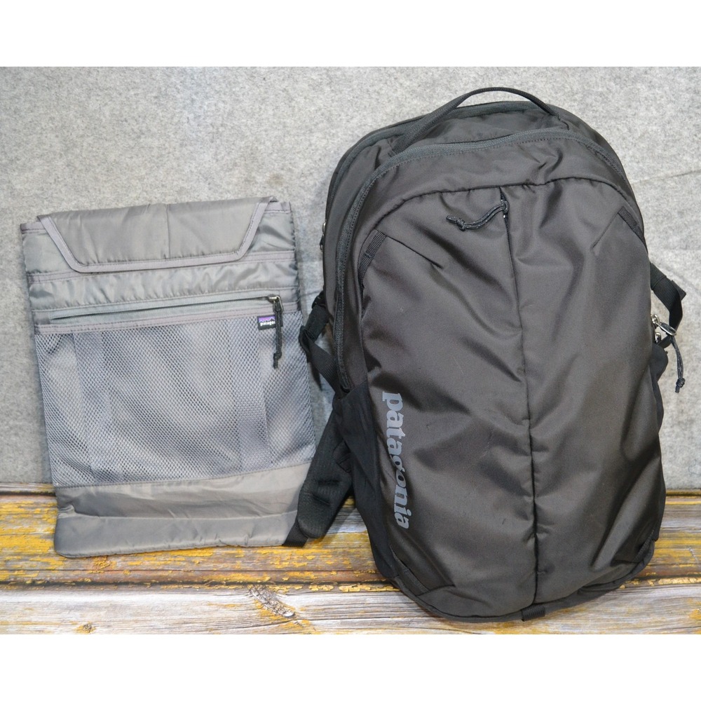 Patagonia 25L Backpack Black Bag Daypack Padded Straps W/ Refugio Laptop Sleeve